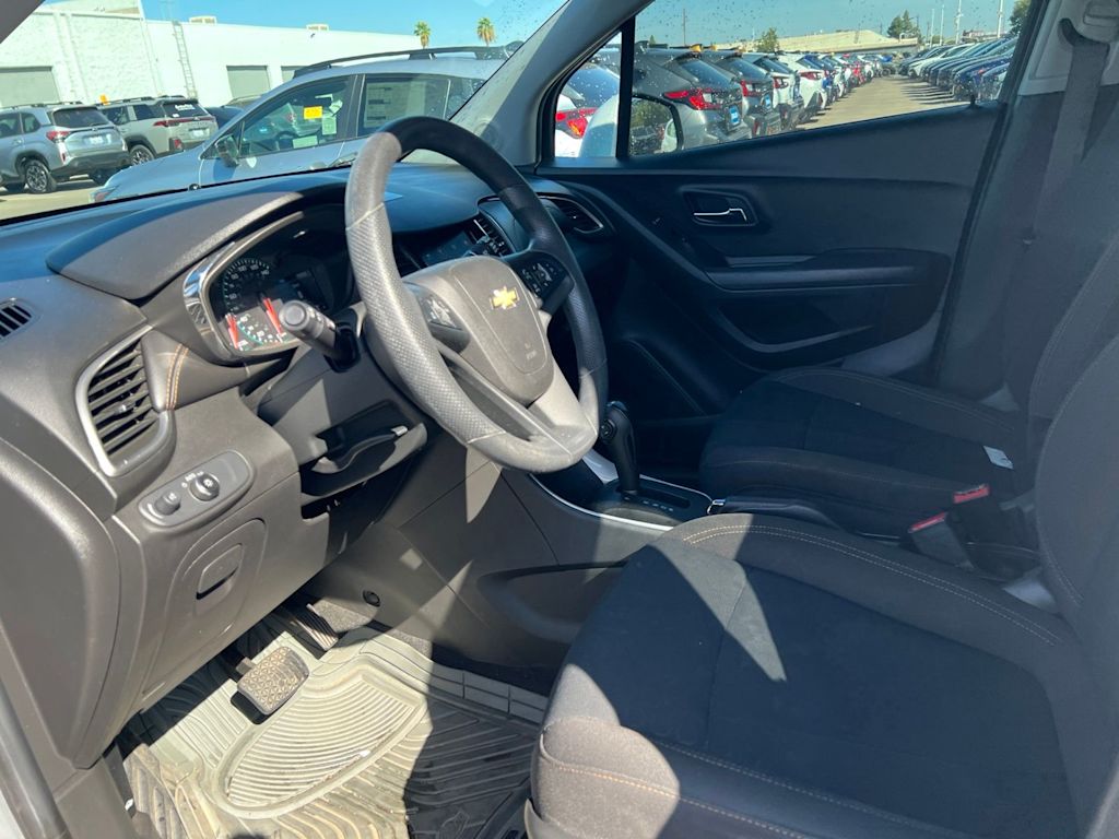 Thumbnail: 2020 Chevrolet Trax - 9