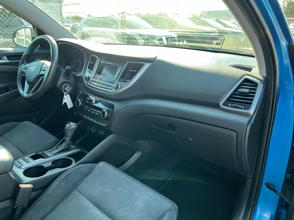 Thumbnail: 2016 Hyundai Tucson - 9