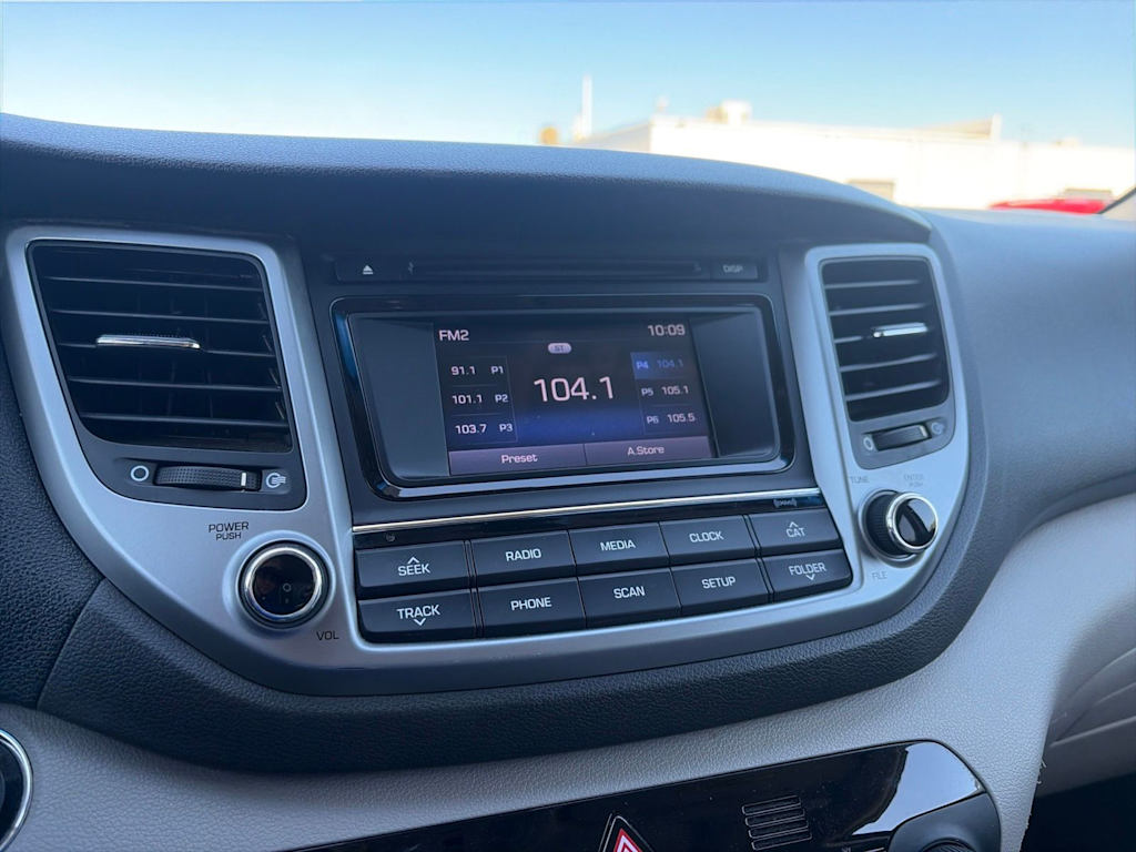 Thumbnail: 2017 Hyundai Tucson - 9