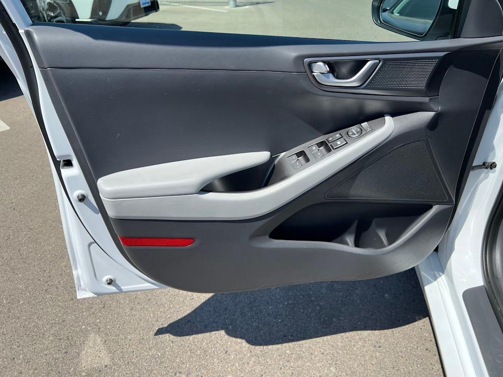 Thumbnail: 2022 Hyundai Ioniq - 24