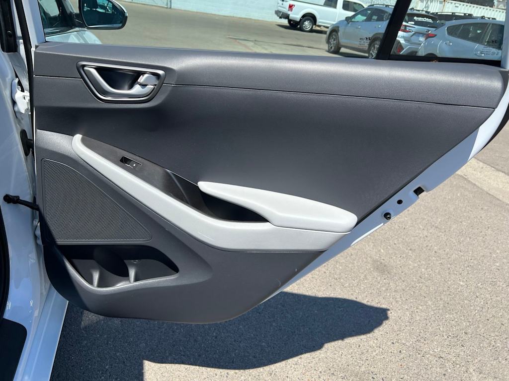 Thumbnail: 2022 Hyundai Ioniq - 31