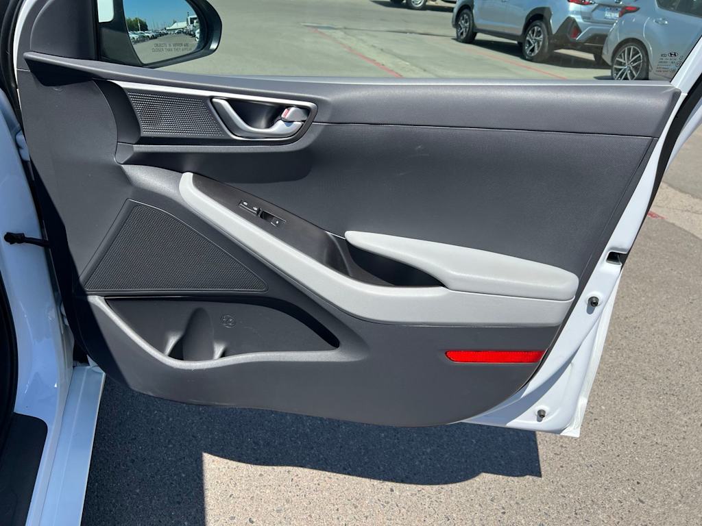 Thumbnail: 2022 Hyundai Ioniq - 33