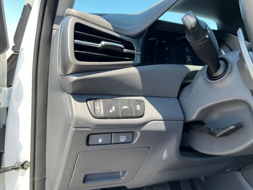 Thumbnail: 2022 Hyundai Ioniq - 34