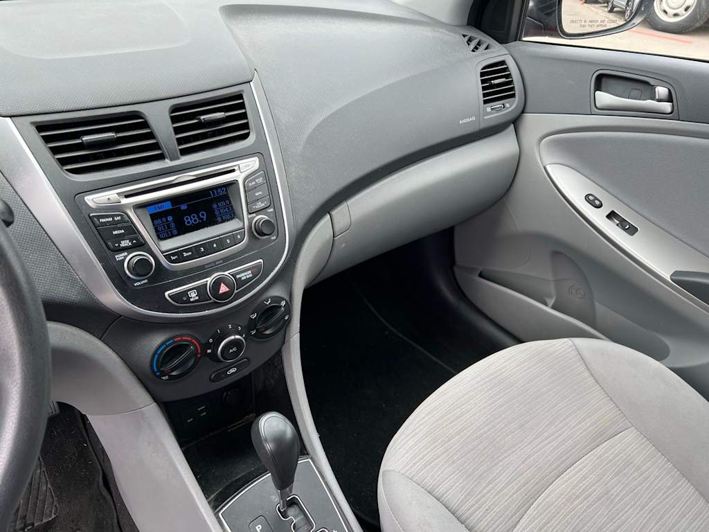 Thumbnail: 2016 Hyundai Accent - 14