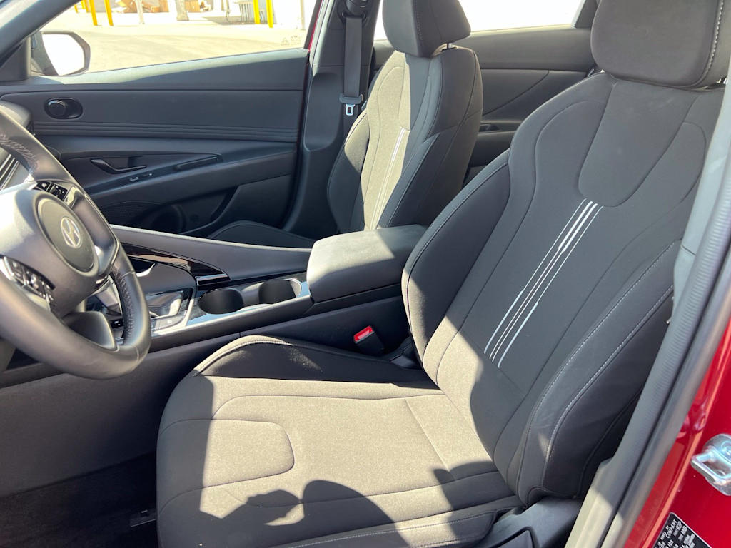Thumbnail: 2025 Hyundai Elantra - 9