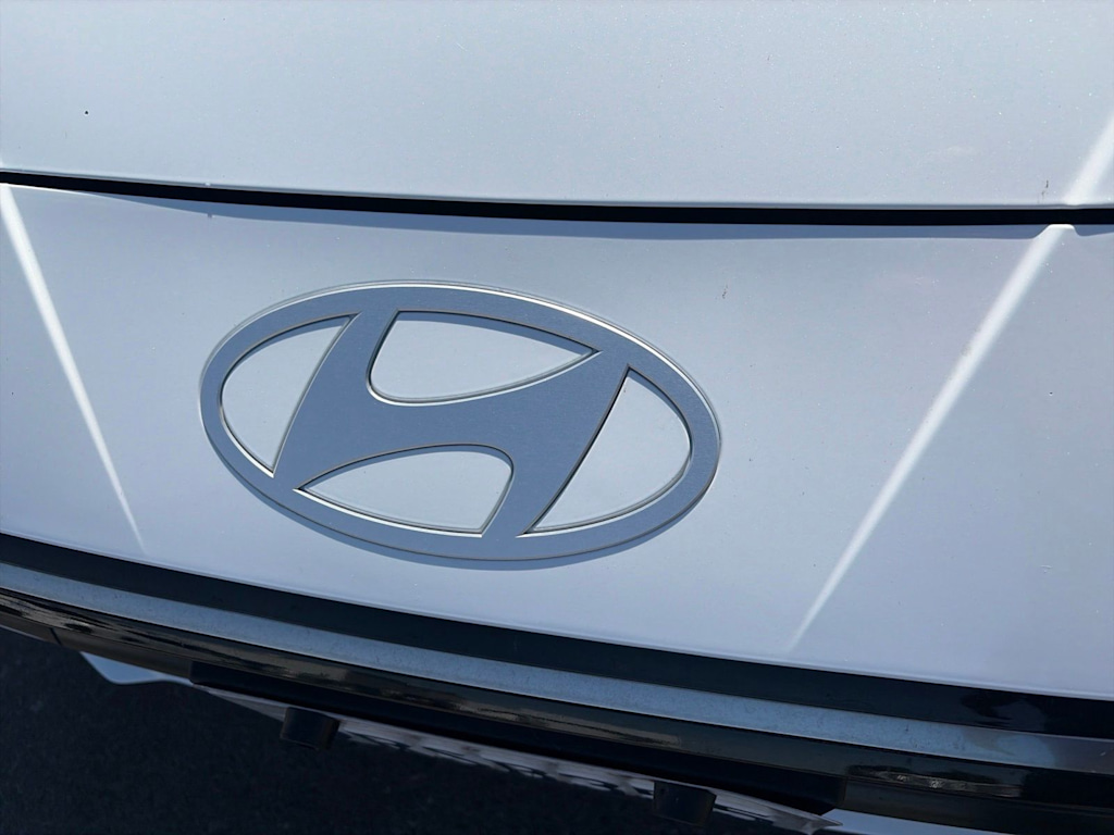 Thumbnail: 2025 Hyundai Elantra - 17