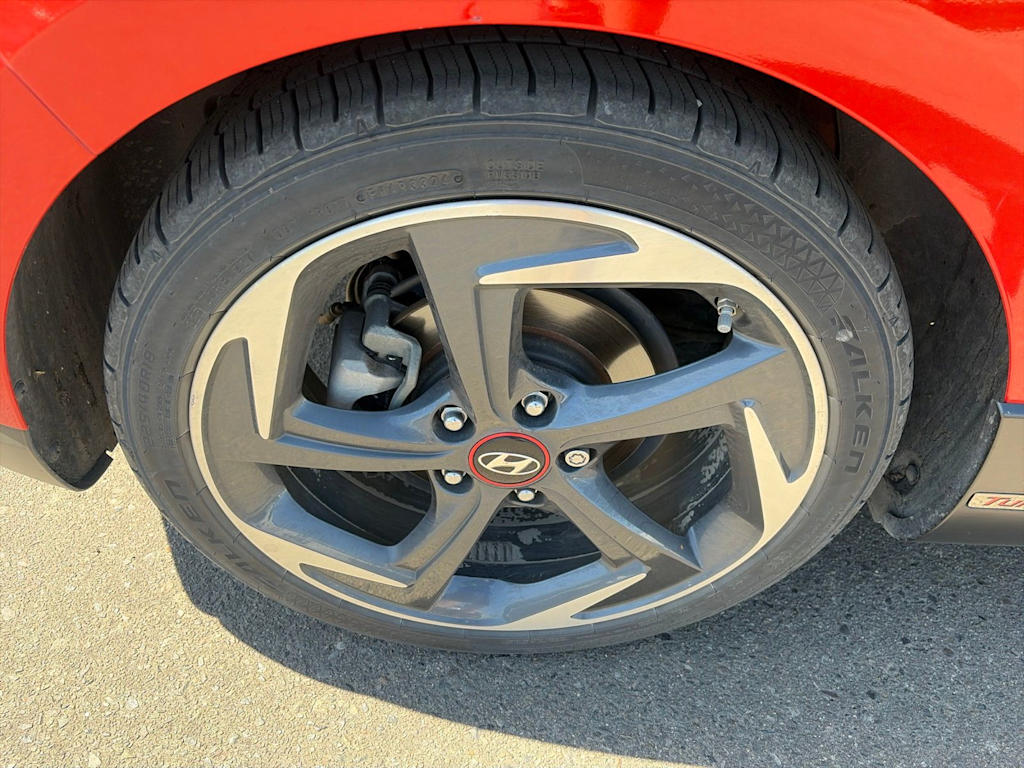 Thumbnail: 2019 Hyundai Veloster - 17
