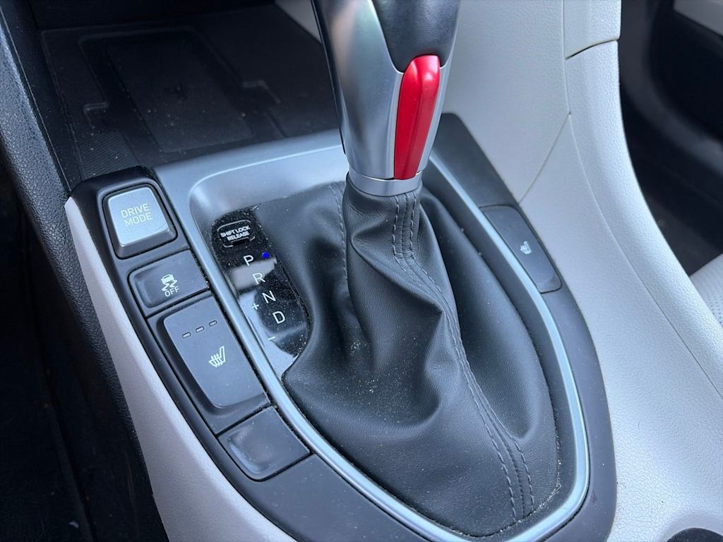 Thumbnail: 2019 Hyundai Veloster - 10