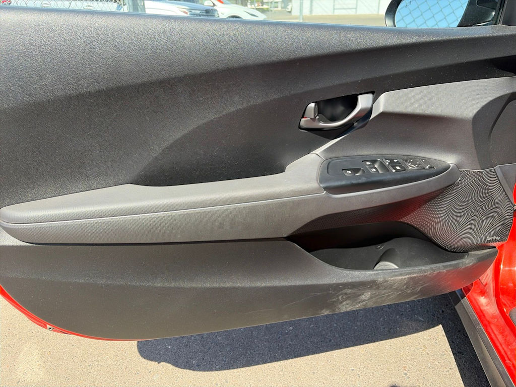 Thumbnail: 2019 Hyundai Veloster - 27