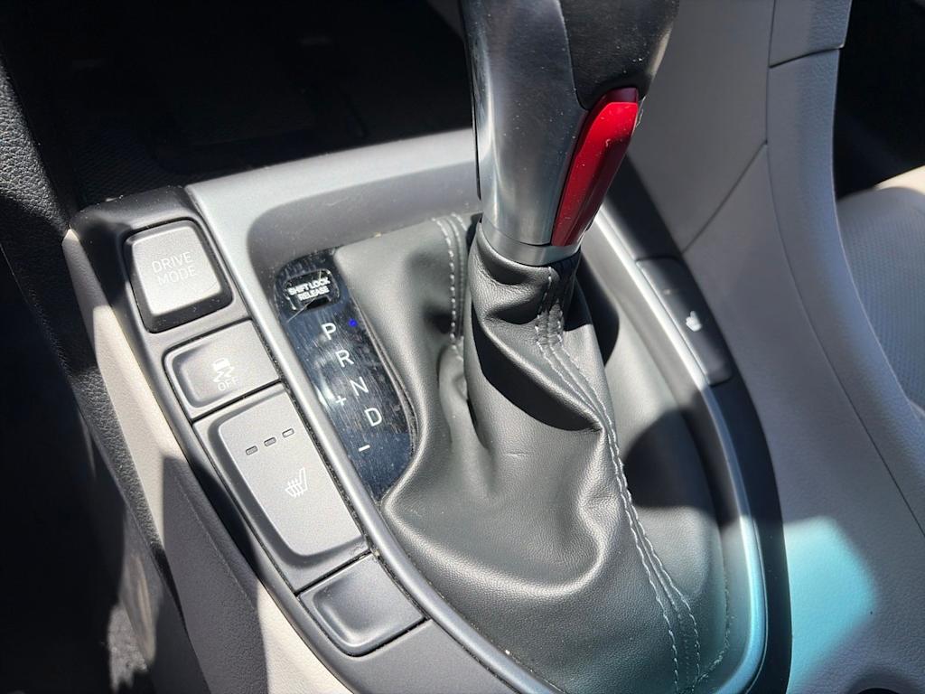 Thumbnail: 2019 Hyundai Veloster - 36