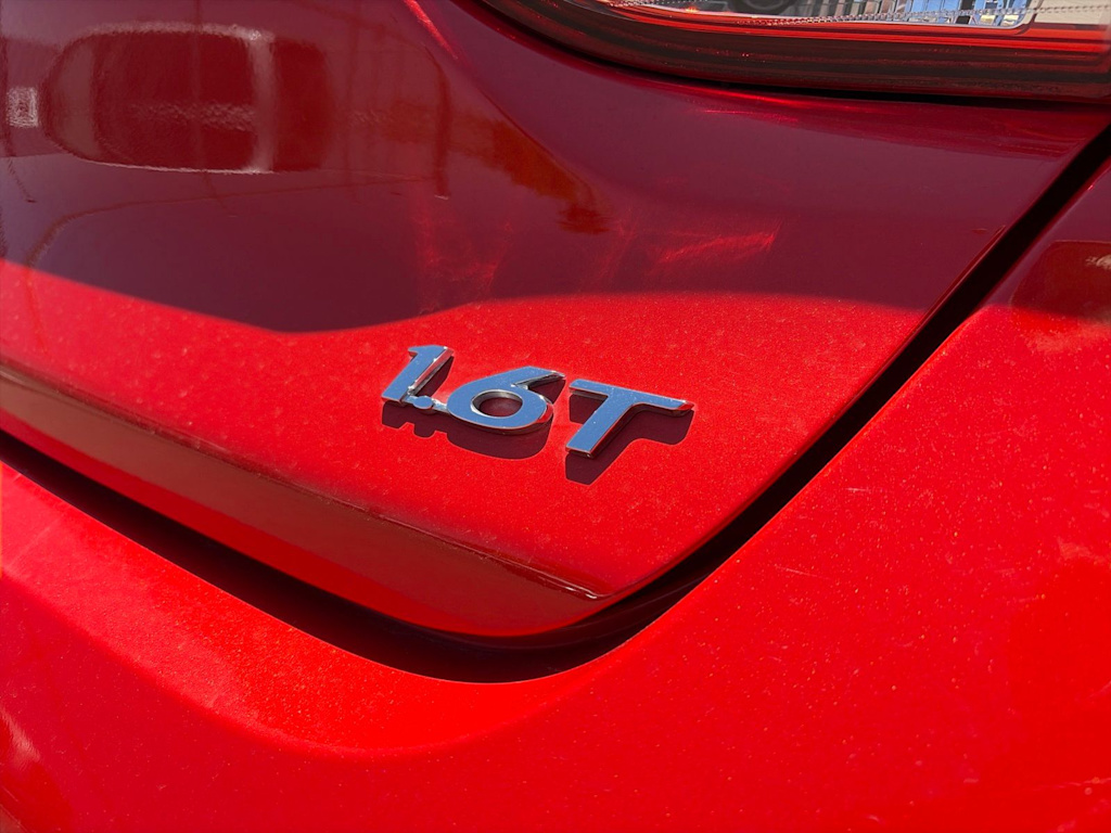 Thumbnail: 2019 Hyundai Veloster - 23