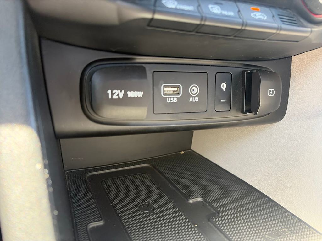 Thumbnail: 2019 Hyundai Veloster - 37