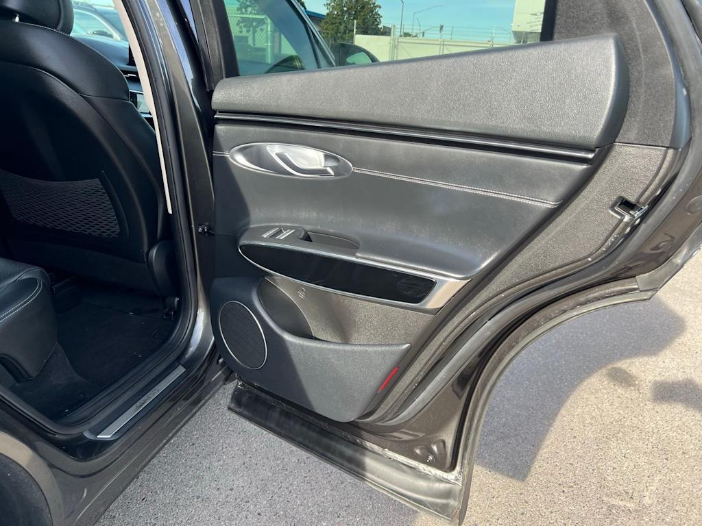 Thumbnail: 2025 Genesis GV70 - 31