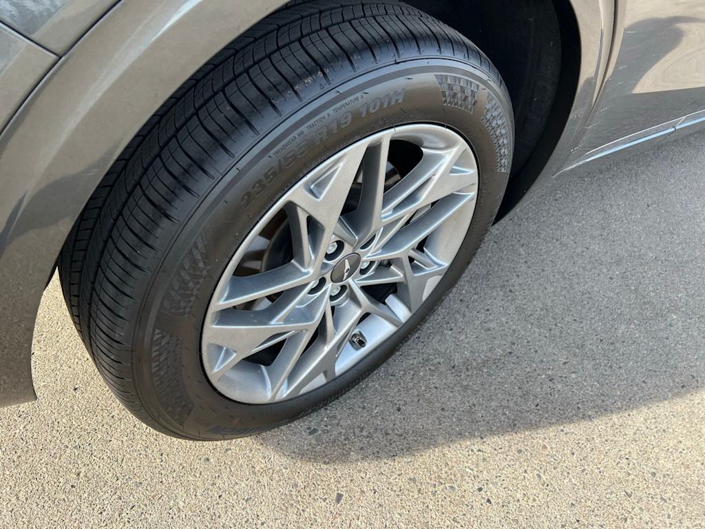 Thumbnail: 2025 Genesis GV70 - 28