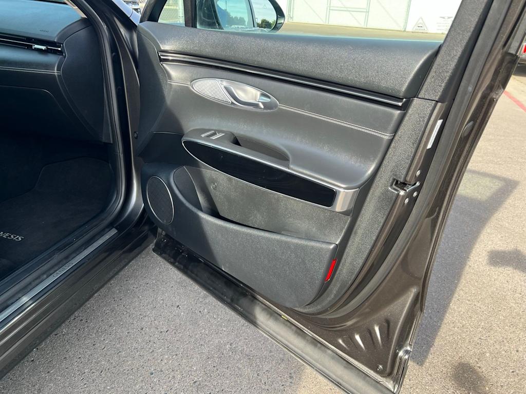 Thumbnail: 2025 Genesis GV70 - 33