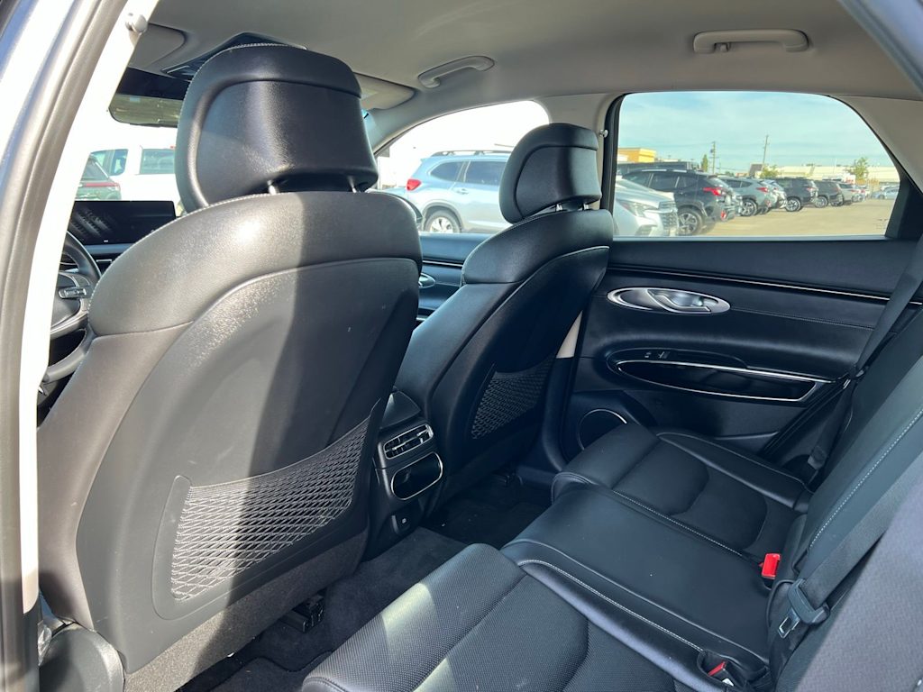 Thumbnail: 2025 Genesis GV70 - 12