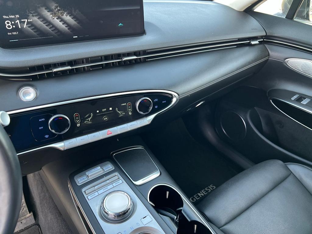 Thumbnail: 2025 Genesis GV70 - 14