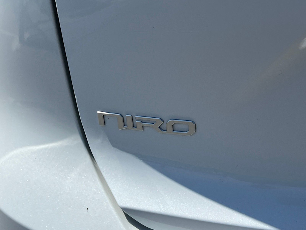 Thumbnail: 2025 Kia Niro - 26