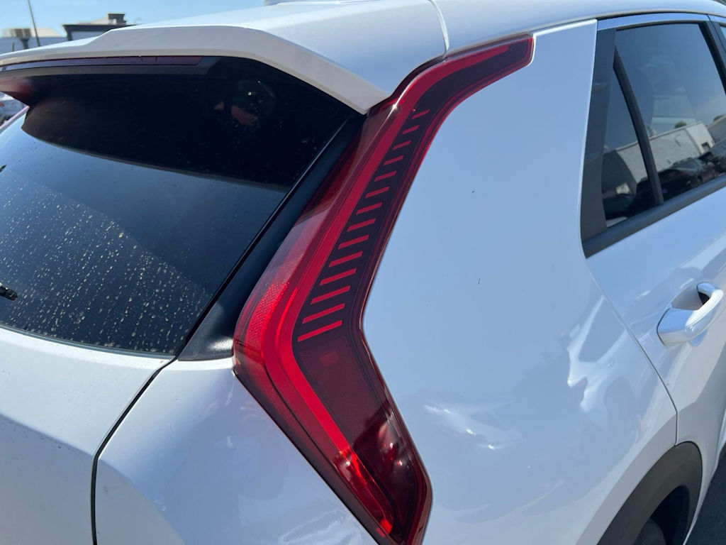 Thumbnail: 2025 Kia Niro - 24