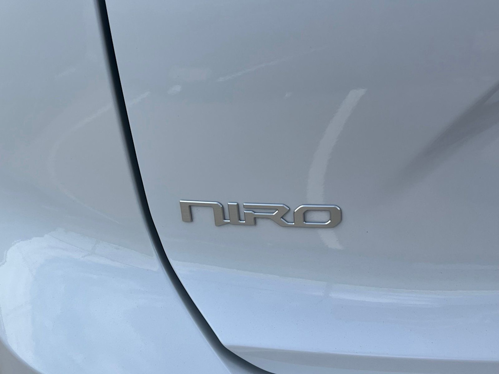 Thumbnail: 2025 Kia Niro - 28