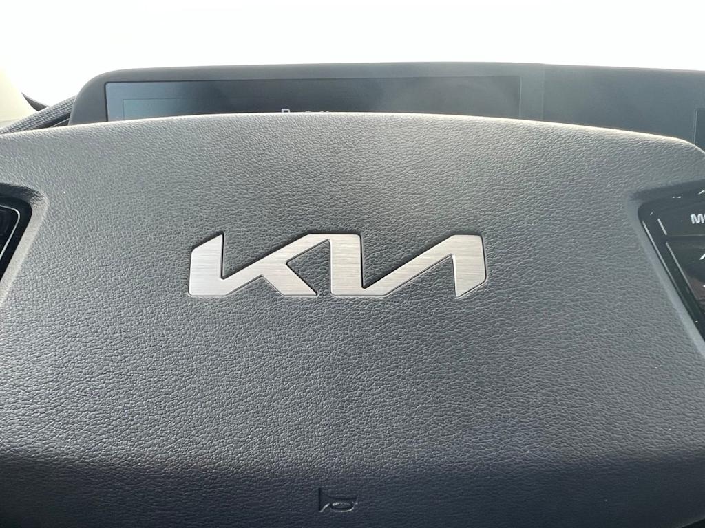 Thumbnail: 2025 Kia Niro - 42