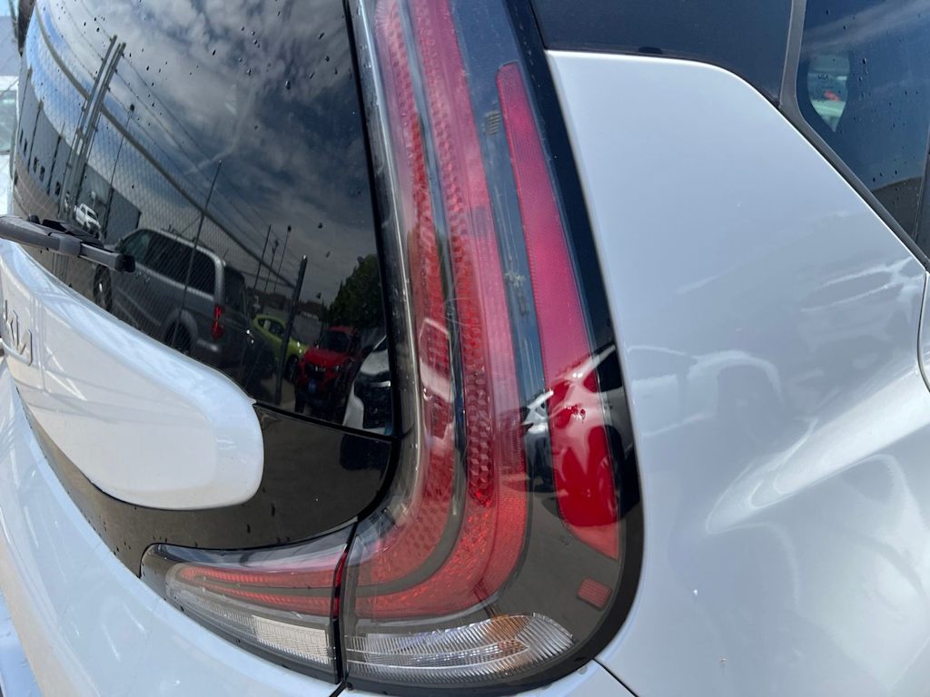 Thumbnail: 2023 Kia Soul - 21