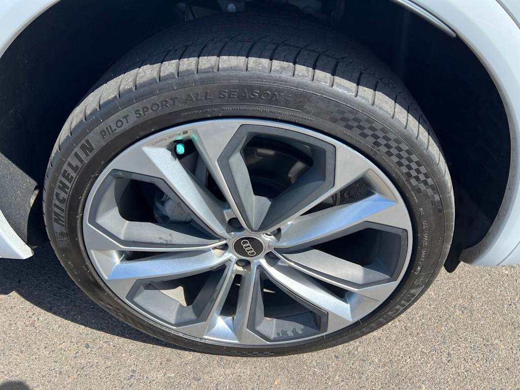 Thumbnail: 2023 Audi Q5 - 21