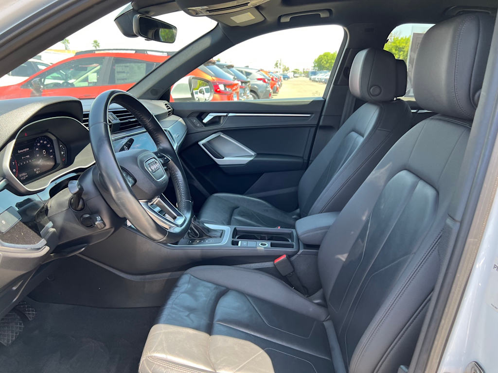 Thumbnail: 2019 Audi Q3 - 10