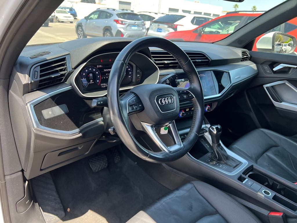 Thumbnail: 2019 Audi Q3 - 2