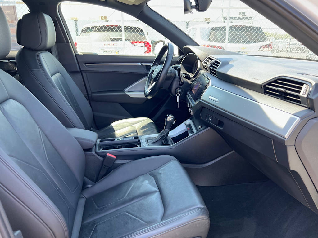 Thumbnail: 2019 Audi Q3 - 11