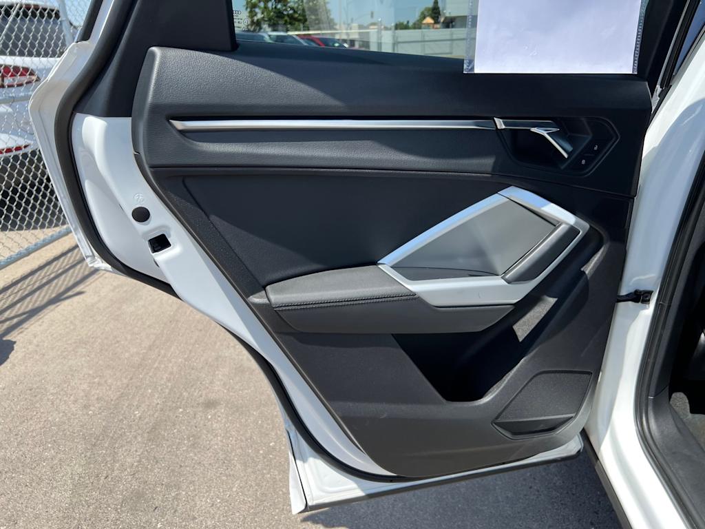 Thumbnail: 2019 Audi Q3 - 29