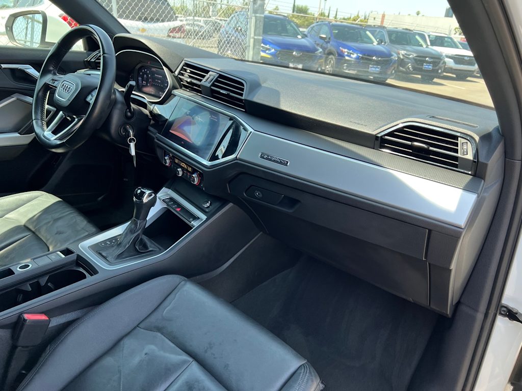 Thumbnail: 2019 Audi Q3 - 9
