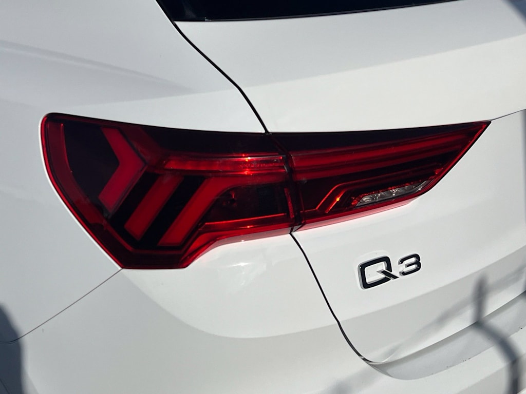 Thumbnail: 2024 Audi Q3 - 26