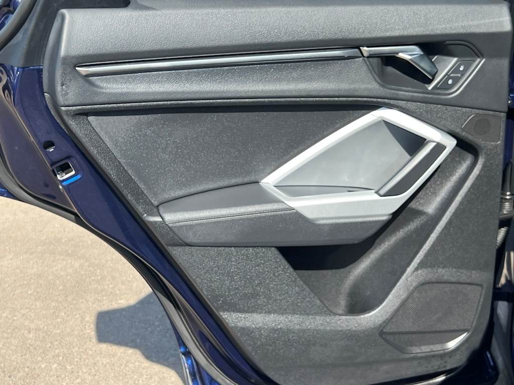 Thumbnail: 2024 Audi Q3 - 31