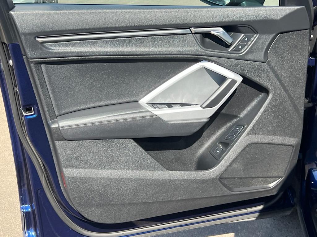 Thumbnail: 2024 Audi Q3 - 33