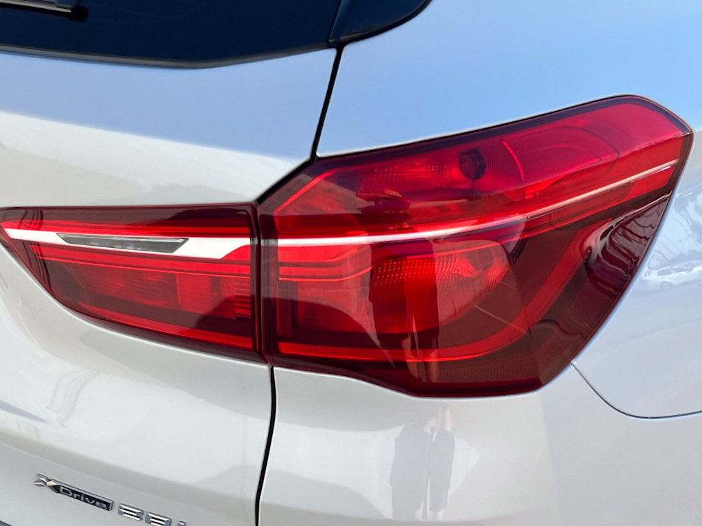 Thumbnail: 2021 BMW X1 - 24