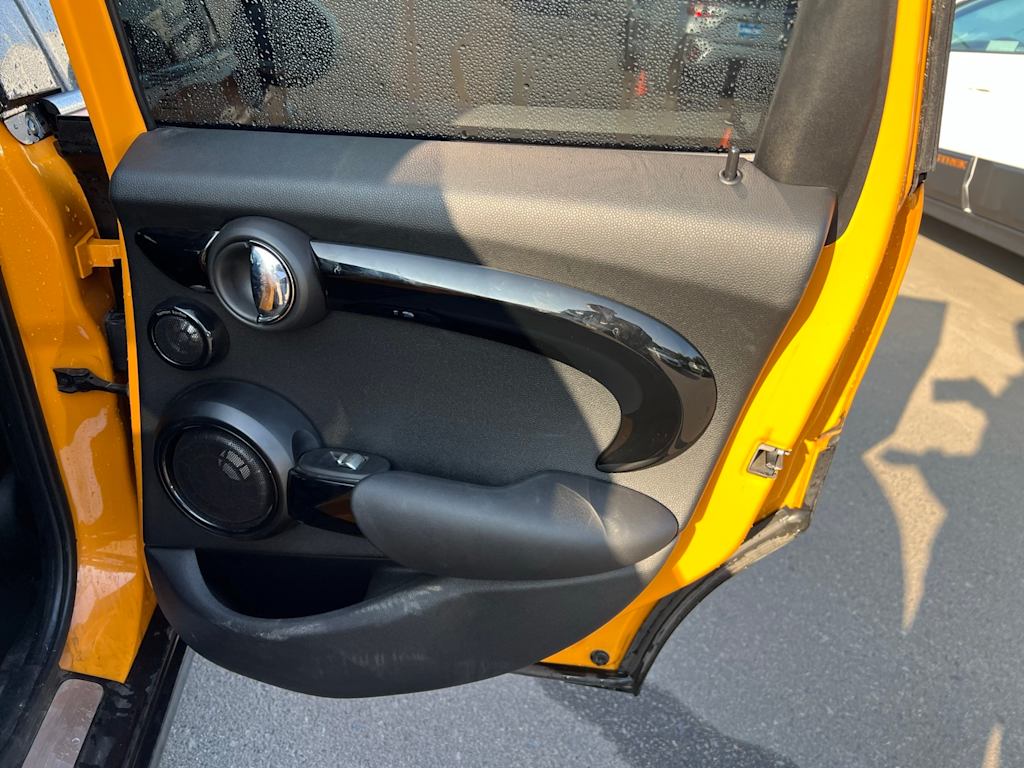 Thumbnail: 2017 MINI Cooper - 32