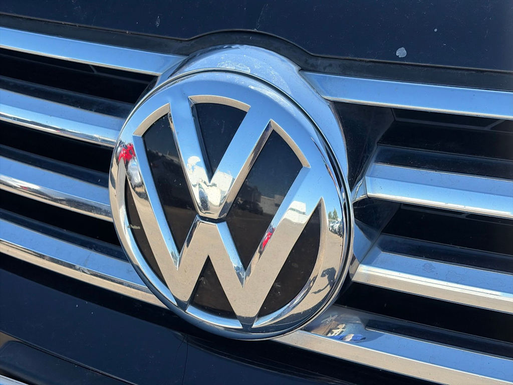 Thumbnail: 2016 Volkswagen Touareg - 5