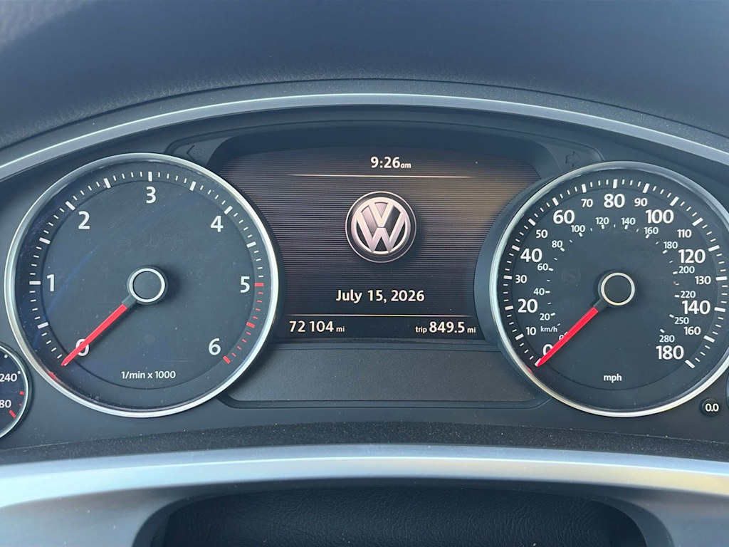 Thumbnail: 2016 Volkswagen Touareg - 12