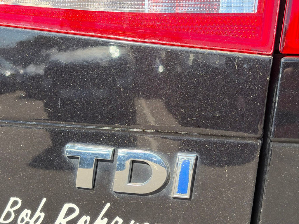 Thumbnail: 2016 Volkswagen Touareg - 25