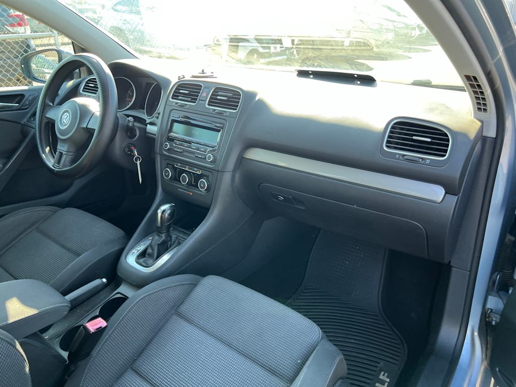 Thumbnail: 2012 Volkswagen Golf - 9