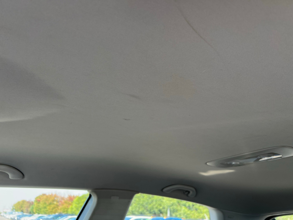 Thumbnail: 2012 Volkswagen Golf - 35