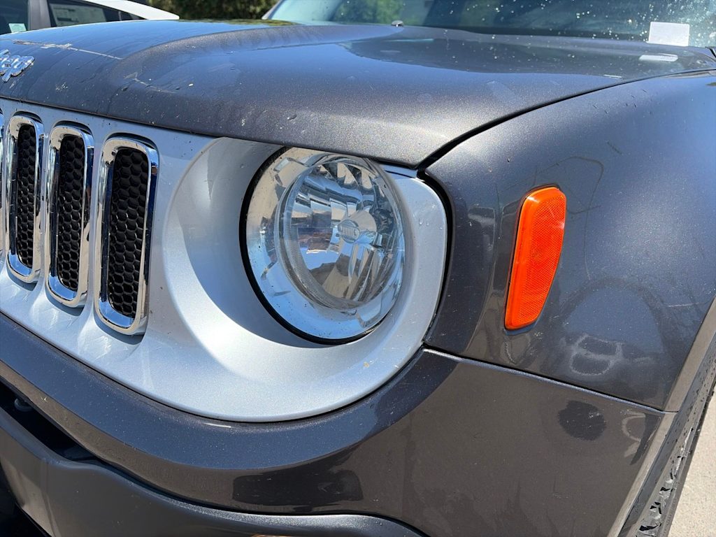 Thumbnail: 2016 Jeep Renegade - 13