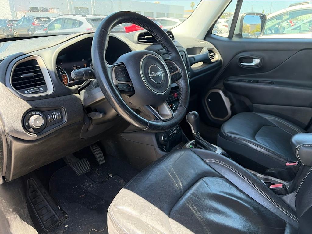 Thumbnail: 2016 Jeep Renegade - 7