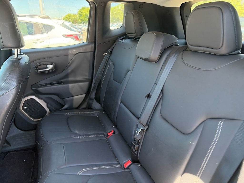 Thumbnail: 2016 Jeep Renegade - 25