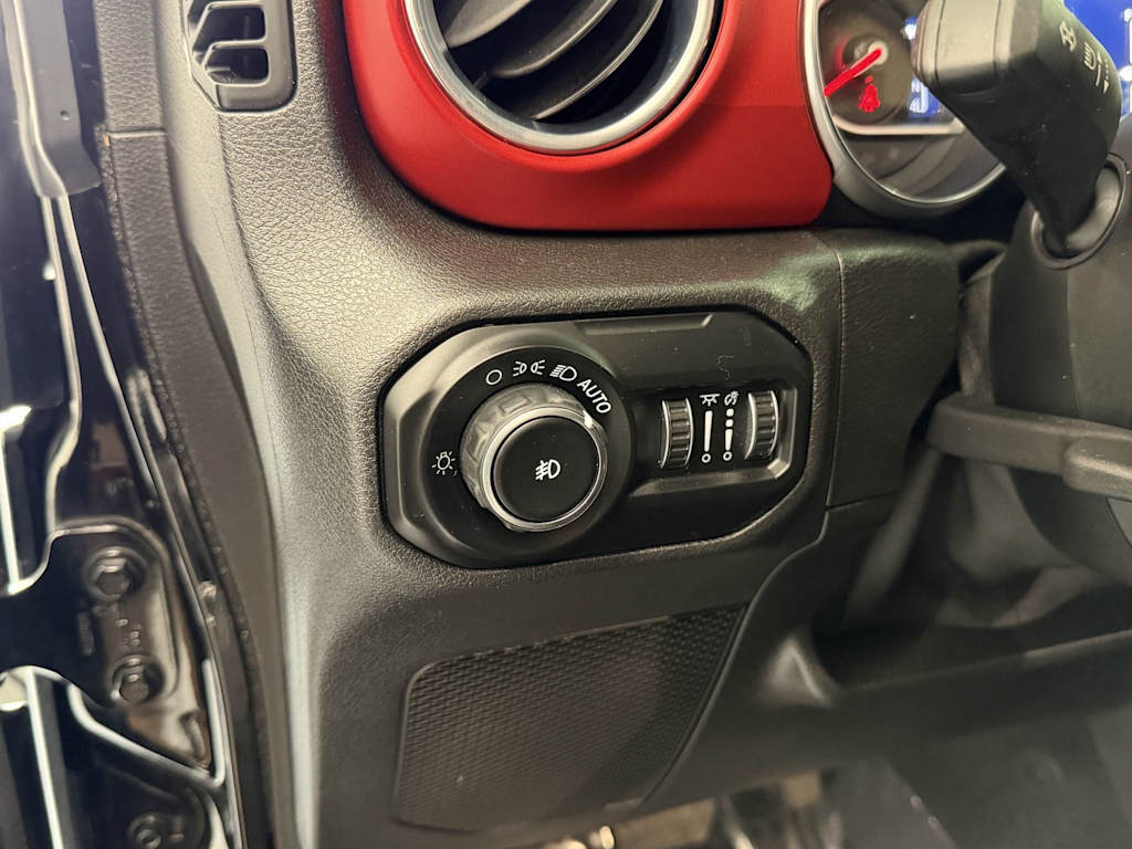 Thumbnail: 2020 Jeep Wrangler - 19