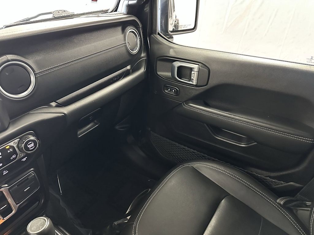 Thumbnail: 2022 Jeep Wrangler - 25