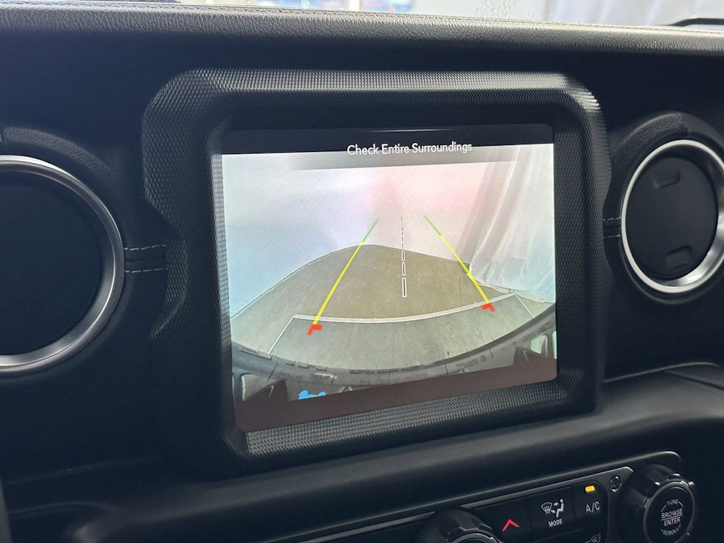 Thumbnail: 2022 Jeep Wrangler - 11