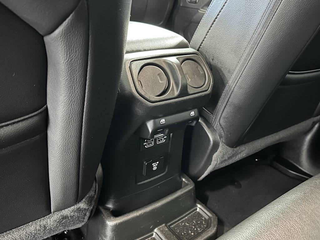 Thumbnail: 2022 Jeep Wrangler - 18