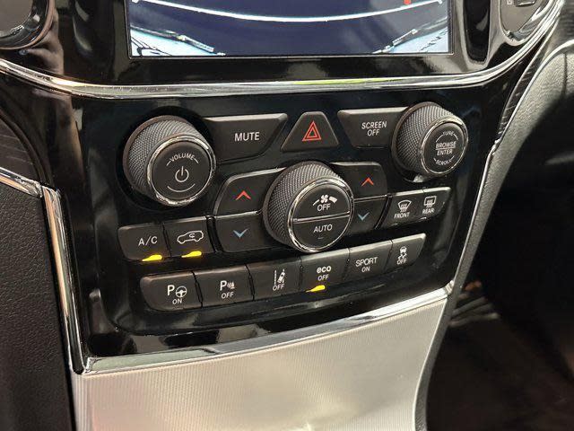 Thumbnail: 2021 Jeep Grand Cherokee - 24